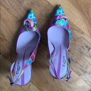 Vera Cuoio. Multicolored flowers sling back heels